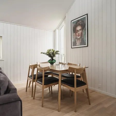 Arctic Townhouse - Cozy Winter Garden & Fireplace Ferienhaus