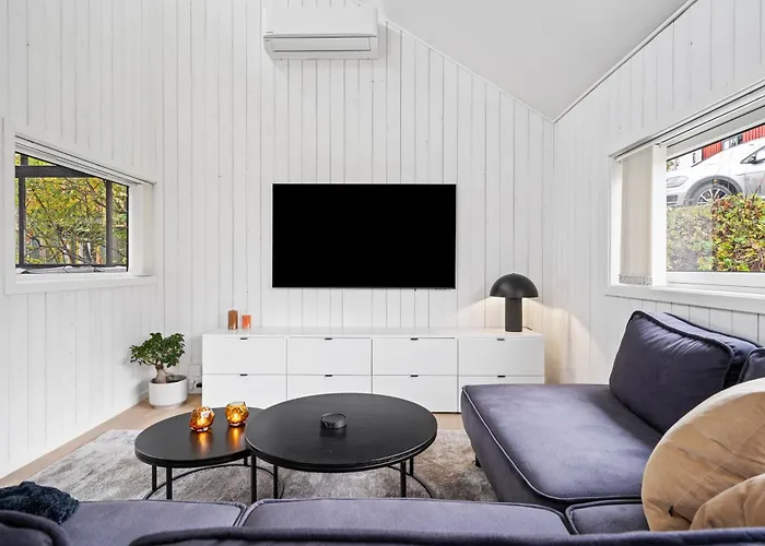 Cozy House House In Centre ترومسو